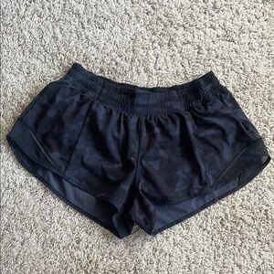 Lululemon Black Camouflage Women's Shorts size 8